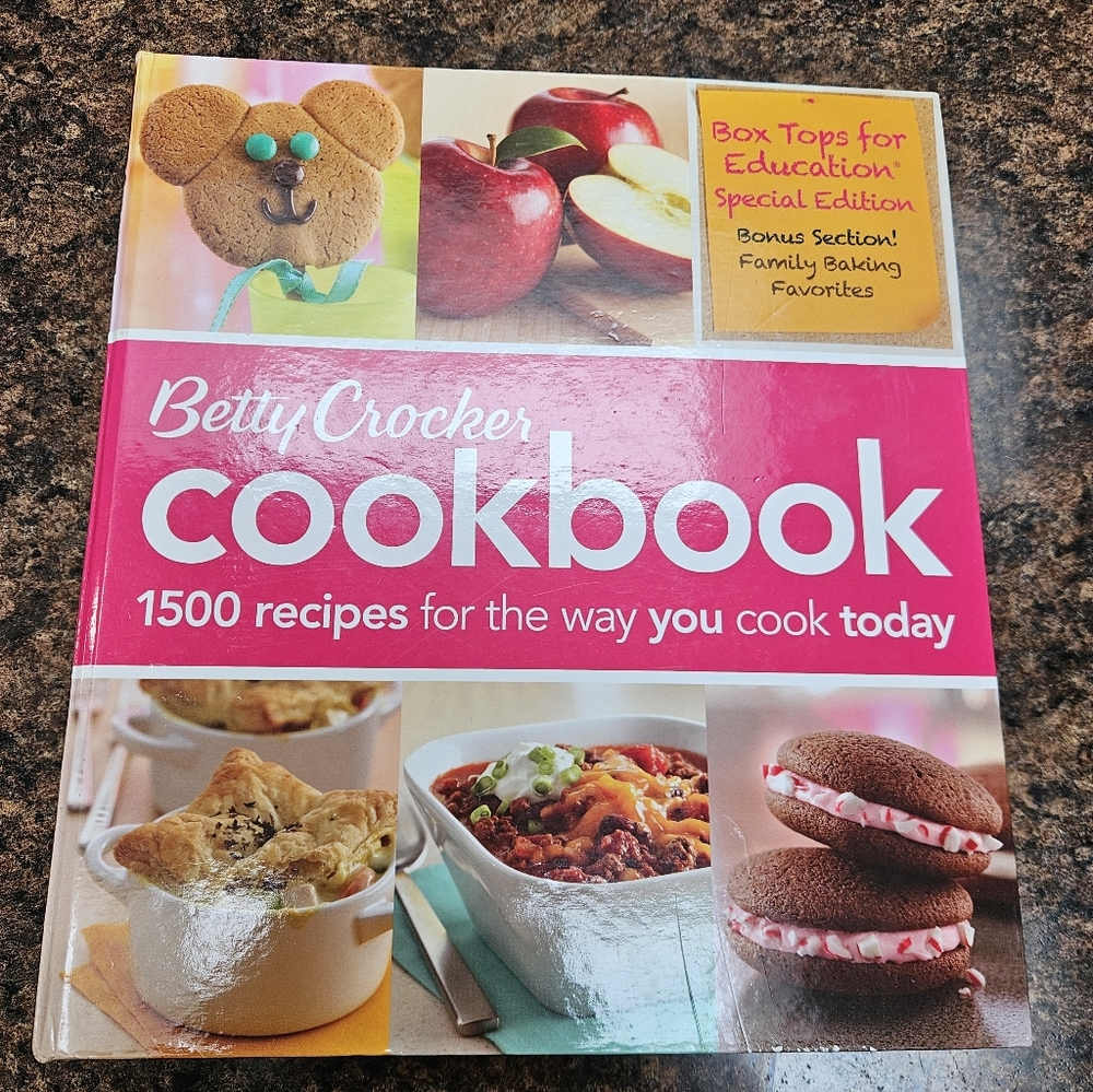 Betty Crocker Pink and Red Cookbook